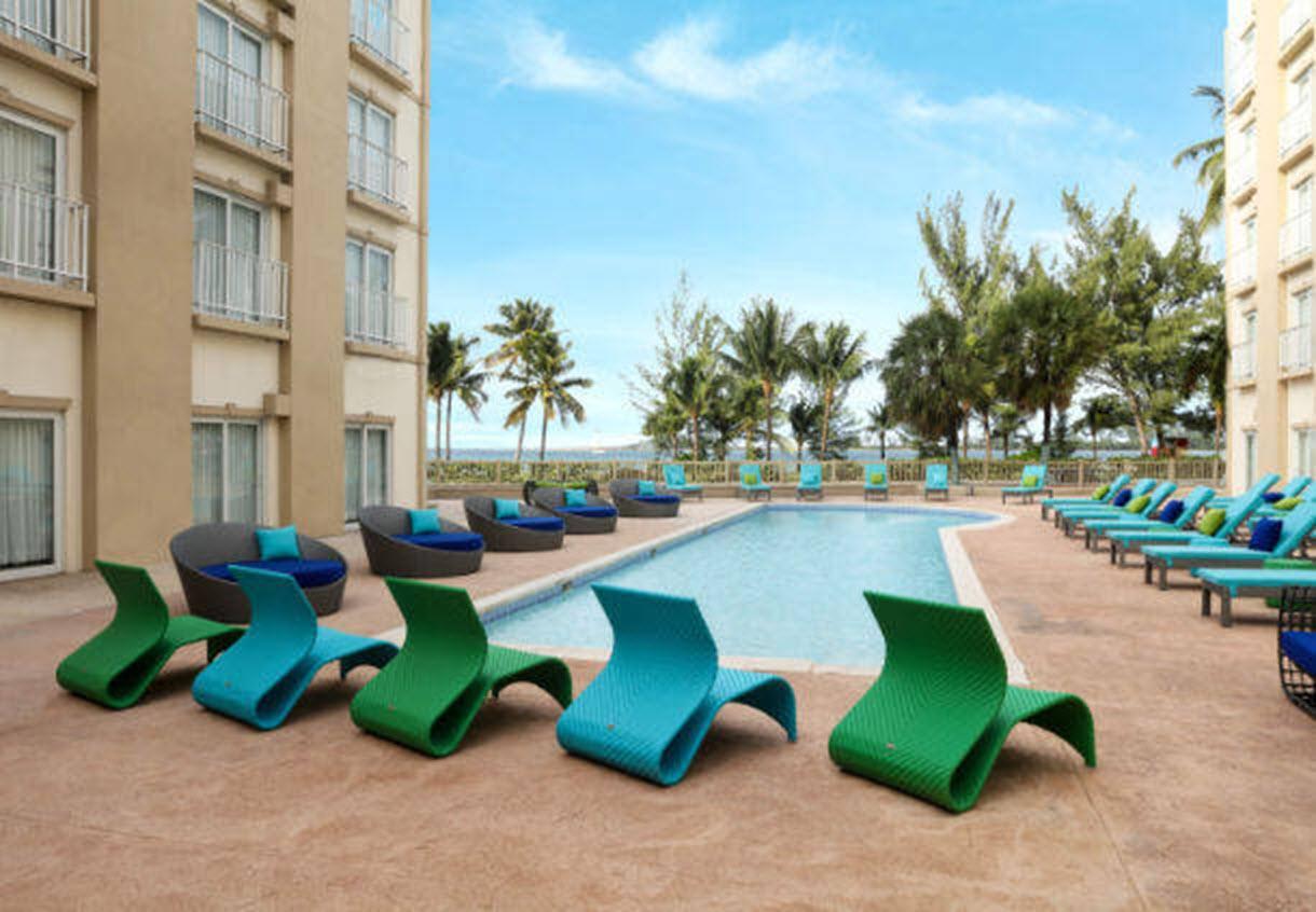 Courtyard By Marriott Nassau Downtown/Junkanoo Beach Exterior foto