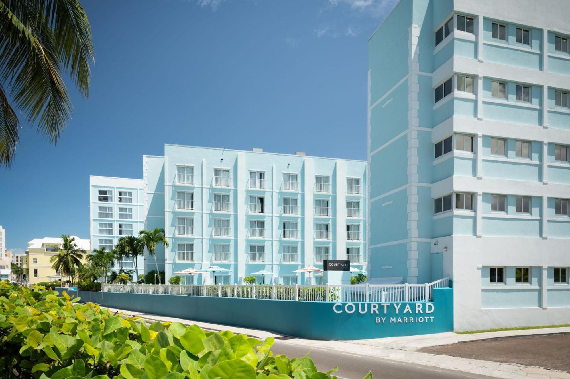 Courtyard By Marriott Nassau Downtown/Junkanoo Beach Exterior foto