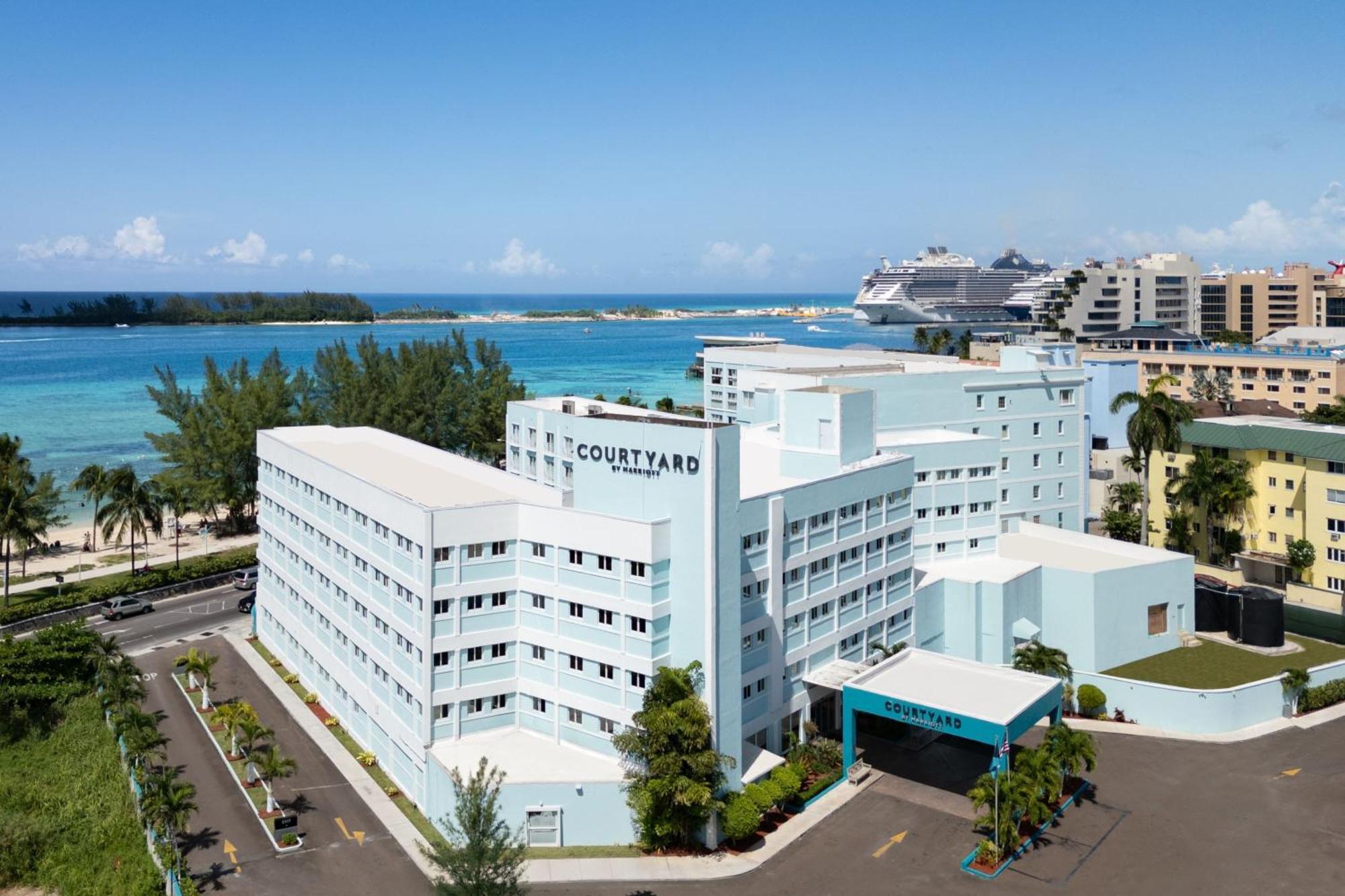 Courtyard By Marriott Nassau Downtown/Junkanoo Beach Exterior foto